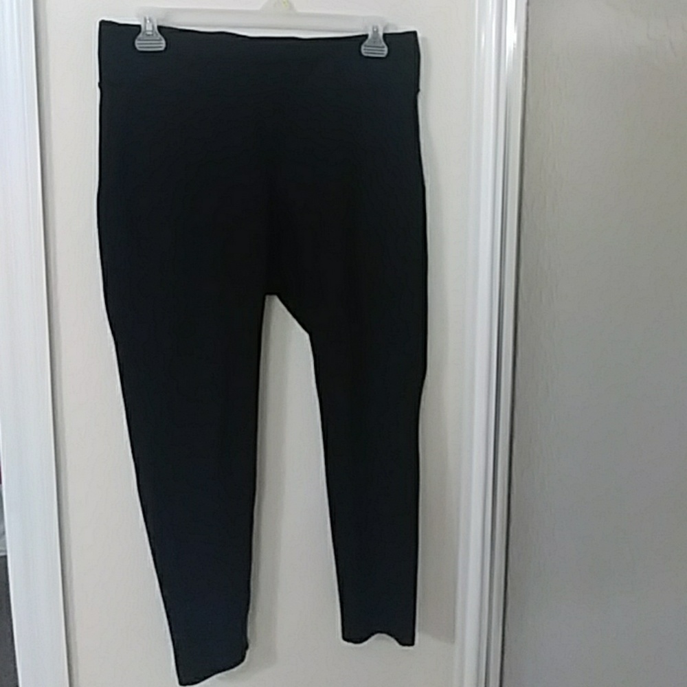 Torrid Slim Fix Pixie pant sz1 short